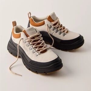 NEW Keen Women's Kosa Leather All-Weather Sneakers Size 7.5